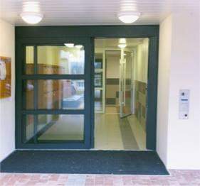 Porte d'entrée bâtiment Orléans