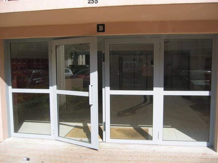 Porte d'entrée aluminium Orléans