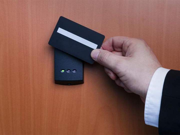 Accès porte avec carte électronique Orléans